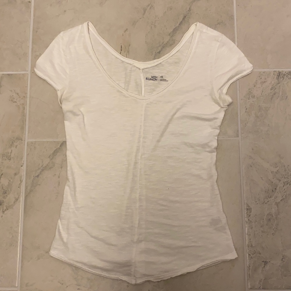 Vneck white top, XS